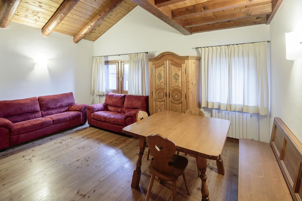 Villa Lacedel - Stayincortina Cortina dʼAmpezzo Rom bilde