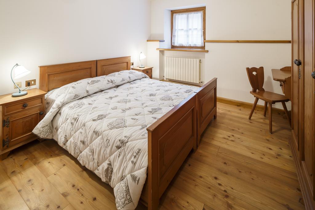 Villa Lacedel - Stayincortina Cortina dʼAmpezzo Rom bilde