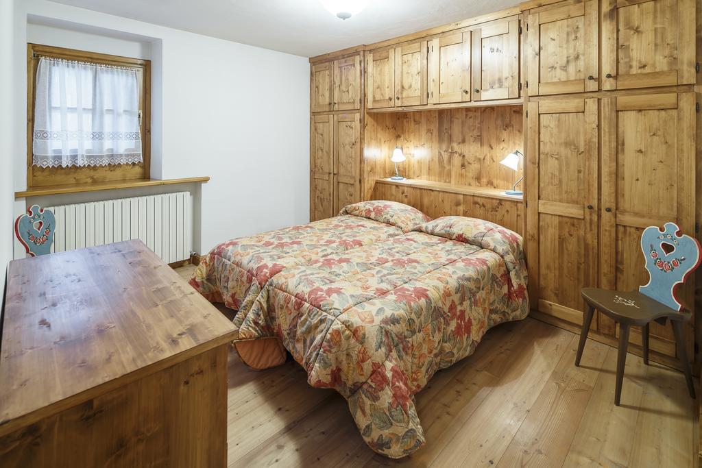 Villa Lacedel - Stayincortina Cortina dʼAmpezzo Rom bilde
